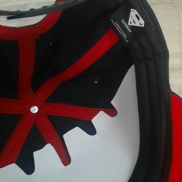 Superman Hat - Picture 5 of 6